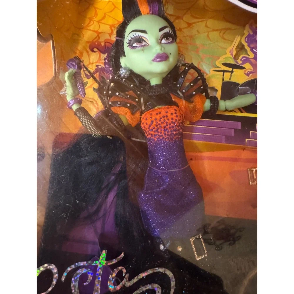 Monster High Casta Fierce Doll 2014 Mattel CFV34 Daughter of Circe New in Box